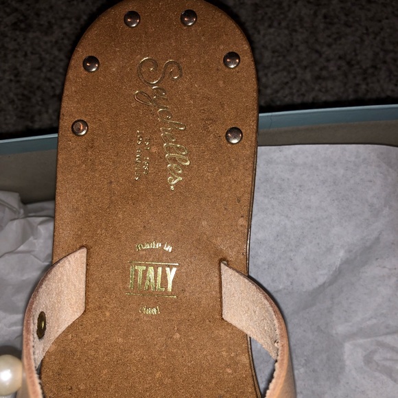 Brand new Seychelles Sandals - Picture 3 of 4